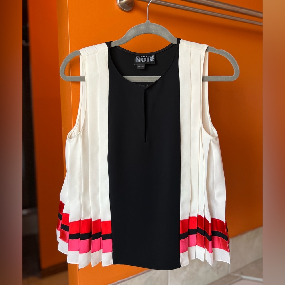SACHIN & BABI Noir Pleated Multicolor Top Size Small/Medium ?
